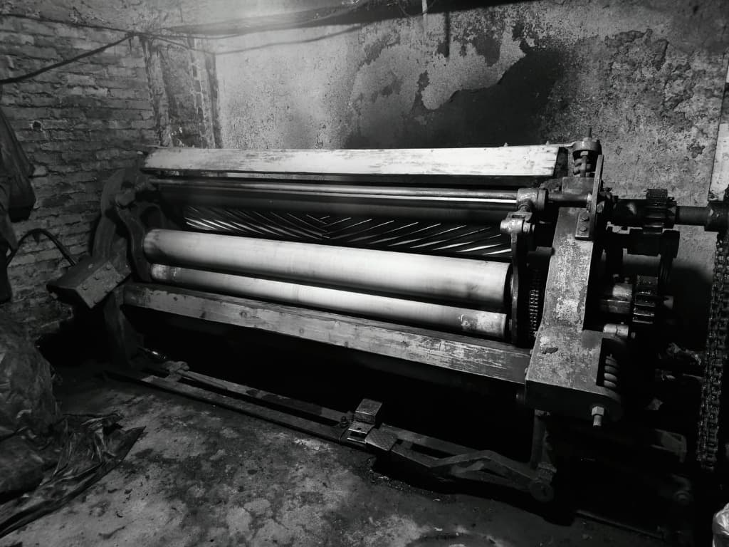 Industrial Leather Fleshing (or Setting-Out) Machine